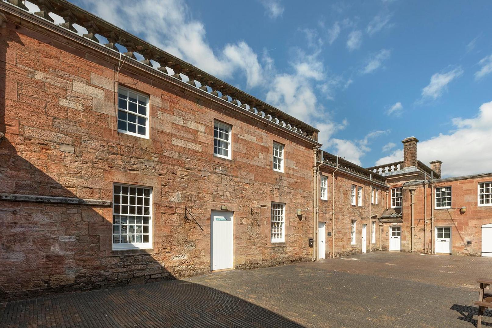 Stableyard Studio: Drumlanrig Castle Торнгілл Екстер'єр фото